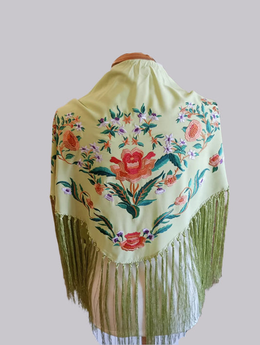 MANTONCILLO DE FLAMENCA BORDADO VERDE LIMA CON TONOS NARANJAS Y VERDES 1.32024